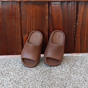 Adidas Yeezy Slide